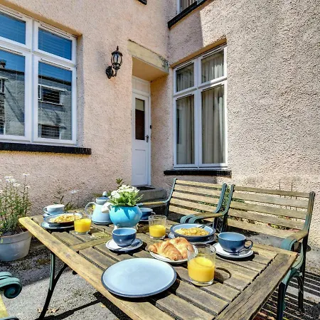 Luxe Holiday In On Windermere Near Lake